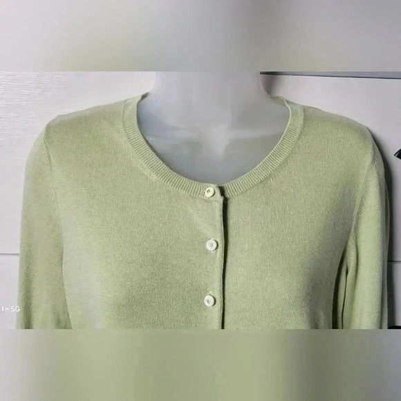 Banana Republic Cardigan sweater, Pastel Green, womens size Medium - Picture 3 of 12